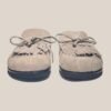 Slipper Malva gamuza arena con flecos, vista frontal, Rose Blanche