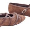 ballerina-mutisia-gamuza-chocolate-tiras-cuero-trasera-frontal-rose-blanche.jpg Ballerina Mutisia gamuza chocolate, vista trasera y frontal con hebillas plateadas – Rose Blanche Patagonia