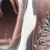 borcego-lice-cuero-breach-chocolate-gamuza-chocolate-detalle-interior-plantilla-rose-blanche.jpg Detalle interior y plantilla con logo Rose Blanche Origen Patagonia – Borcego Lice cuero chocolate