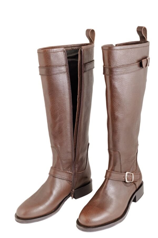 Bota Odette cuero Breach chocolate con cremallera lateral y hebilla, vista lateral – Rose Blanche Patagonia