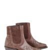 Botineta Dakota cuero vacuno chocolate con bordado western y taco madera, vista lateral – Rose Blanche