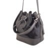 marinera-nicole-pelo-vaca-negro-cuero-negro-tres-cuartos-rose-blanche.jpg Marinera Nicole pelo de vaca negro con cuero negro, vista tres cuartos – Rose Blanche Patagonia